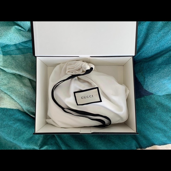 [SOLD] Gucci Marmont Mini Shoulder Bag - Picture 6 of 7